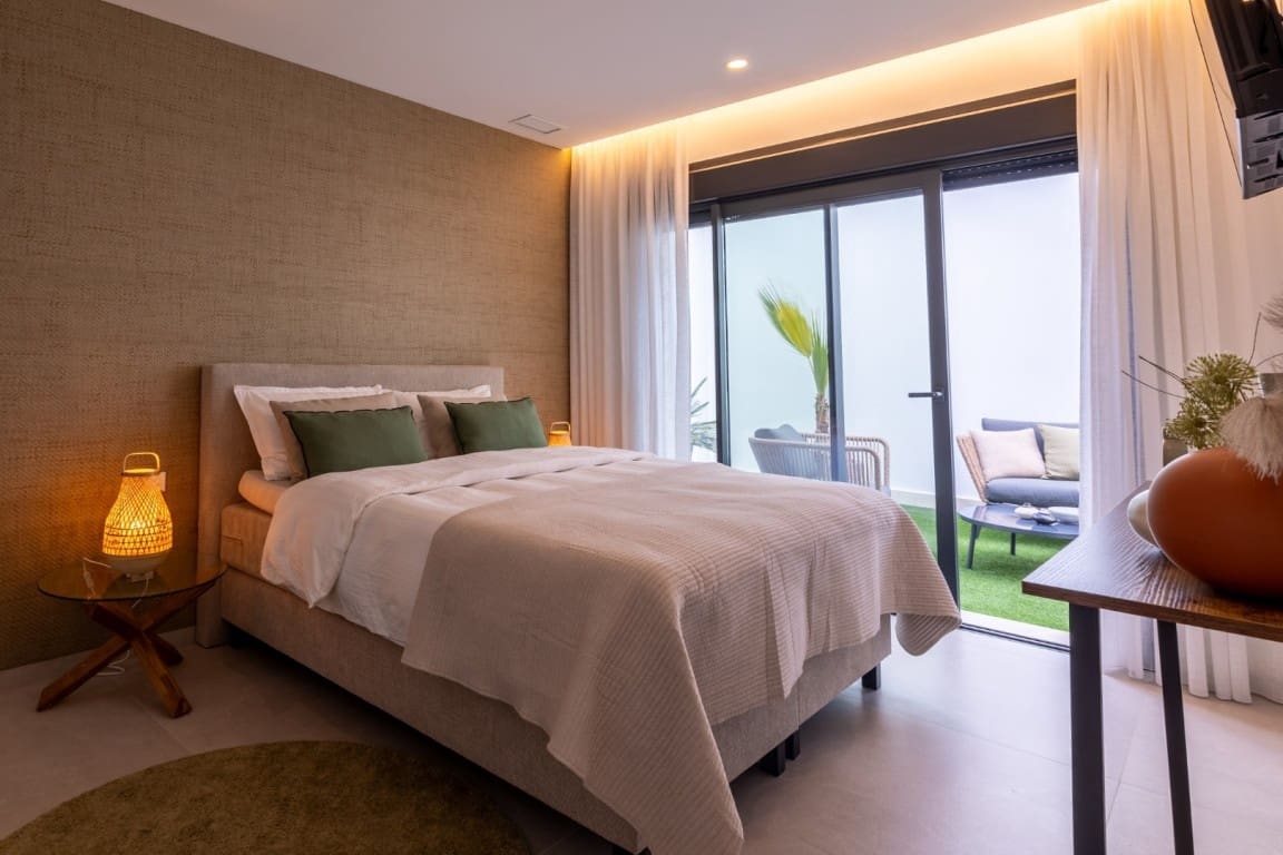 4 bedroom Villa for sale in Rojales with pool - € 895,000 (Ref: 9283323)