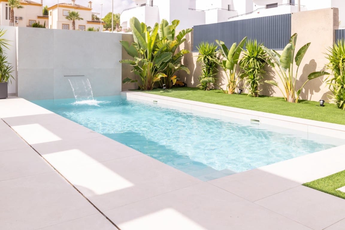 4 bedroom Villa for sale in Rojales with pool - € 895,000 (Ref: 9283323)