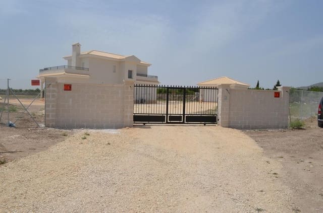 4 Zimmer Villa zu verkaufen in Pinoso mit Pool Garage - 454.000 € (Ref: 9293960)