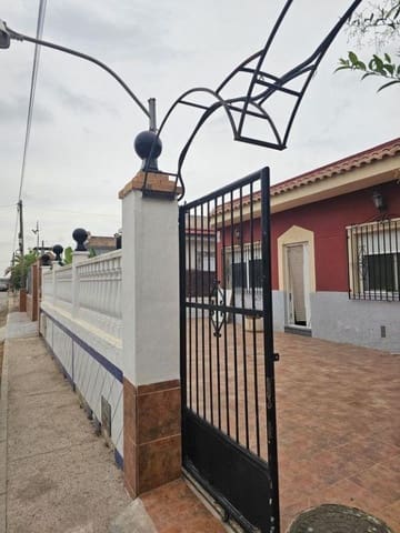 Chalet de 5 habitaciones en Bahia Bella, Cartagena en venta con garaje - 180.000 € (Ref: 9462658)