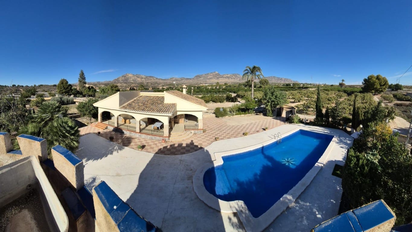 3 sovrum Villa till salu i Albatera med pool - 239 000 € (Ref: 9462663)