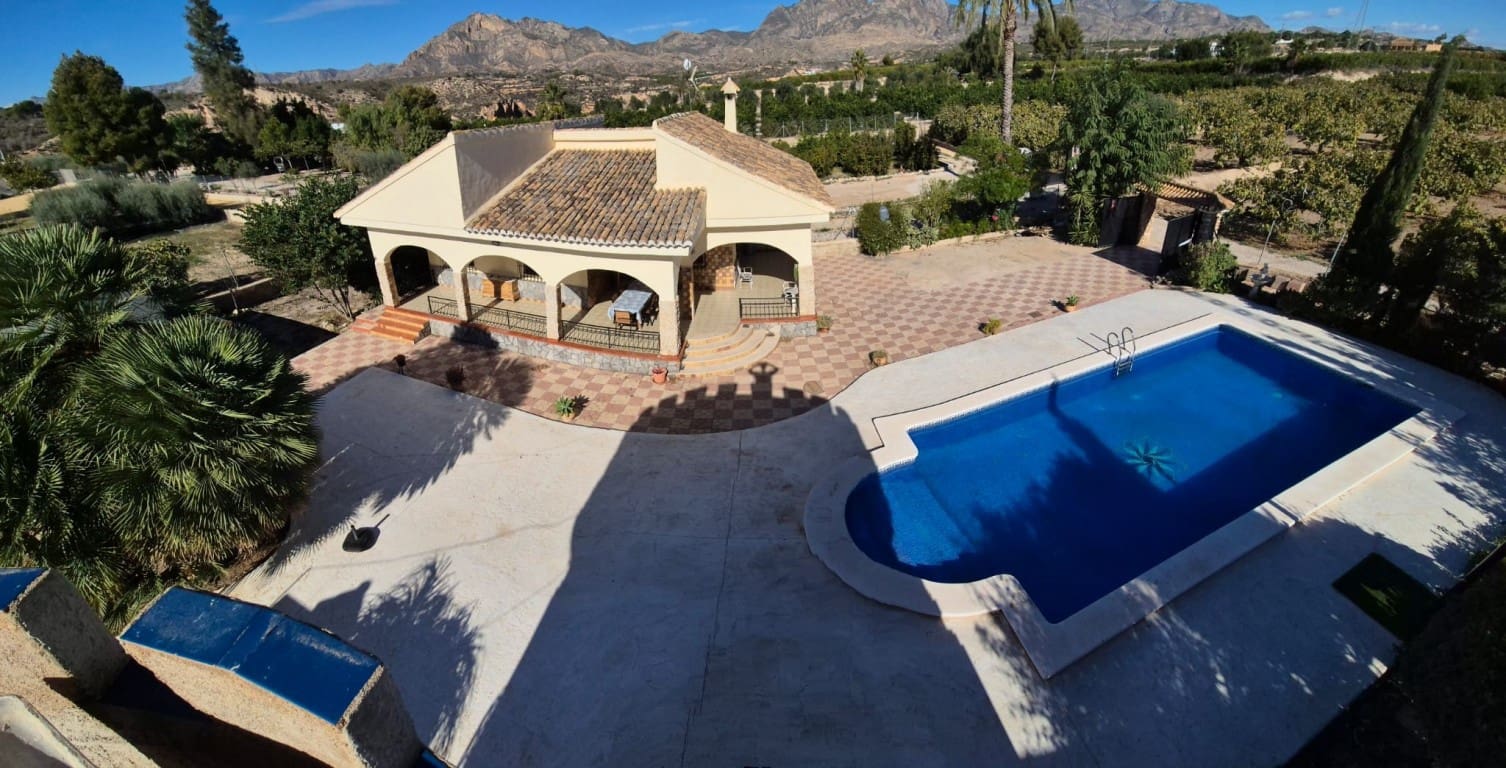 3 sovrum Villa till salu i Albatera med pool - 239 000 € (Ref: 9462663)