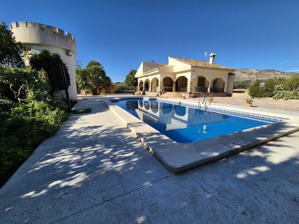 3 sovrum Villa till salu i Albatera med pool - 239 000 € (Ref: 9462663)