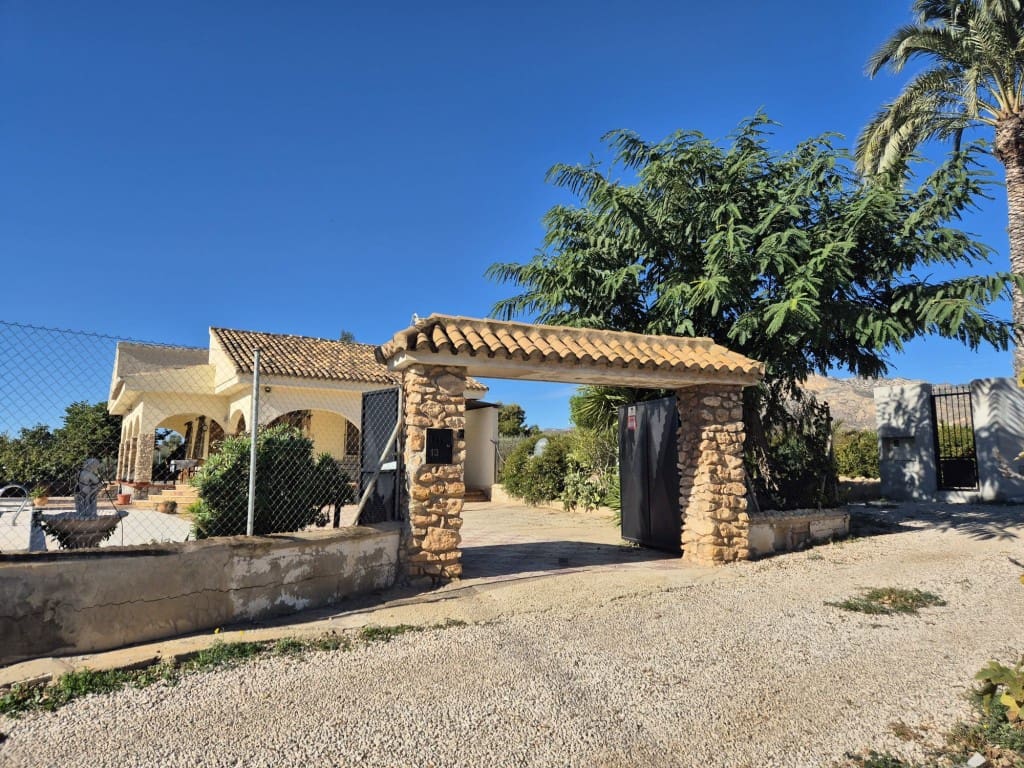 3 sovrum Villa till salu i Albatera med pool - 239 000 € (Ref: 9462663)