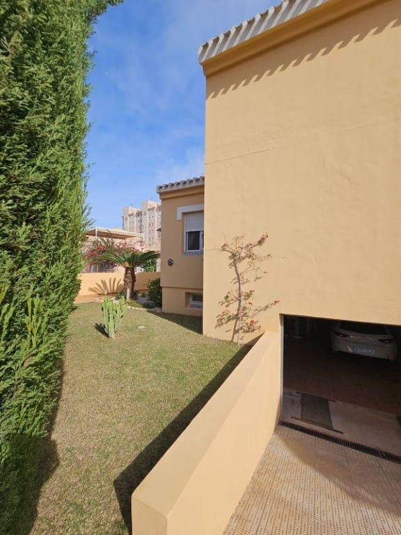 3 soveværelse Villa til salg i Playa Honda med swimmingpool - € 500.000 (Ref: 9462667)