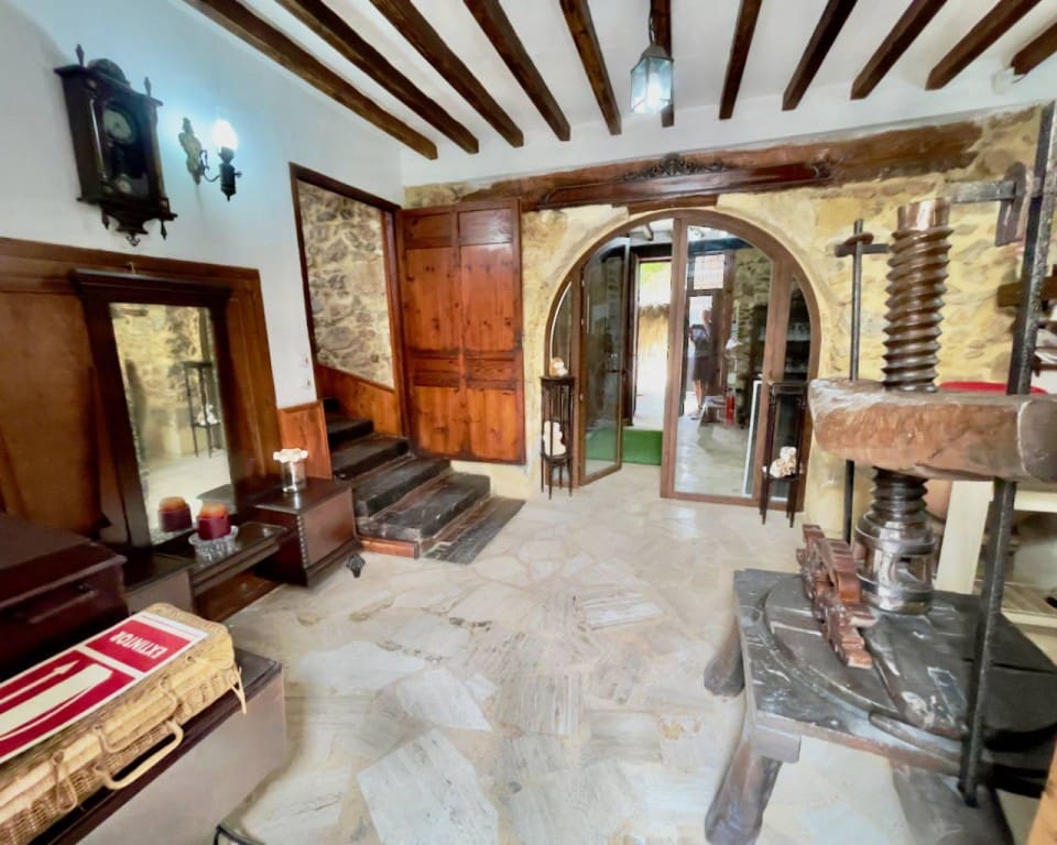 8 slaapkamer Finca/Landhuis te koop in Orihuela met zwembad garage - € 1.300.000 (Ref: 9517871)