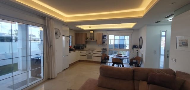 Apartamento de 2 habitaciones en Ciudad Quesada, Rojales en venta con piscina - 270.000 € (Ref: 9524808)