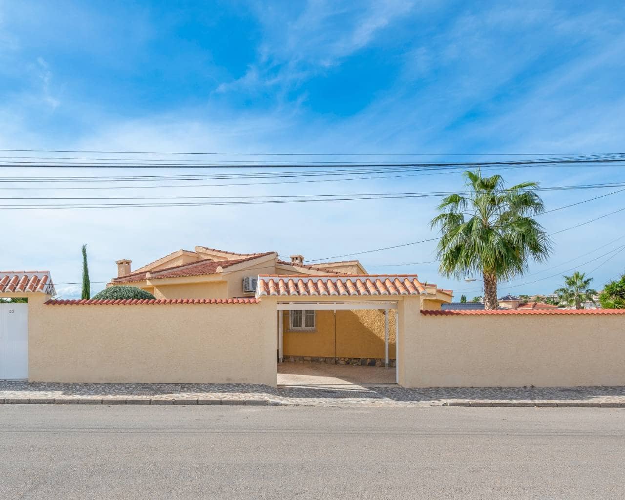 5 bedroom Villa for sale in Ciudad Quesada with pool garage - € 695,000 (Ref: 9537756)