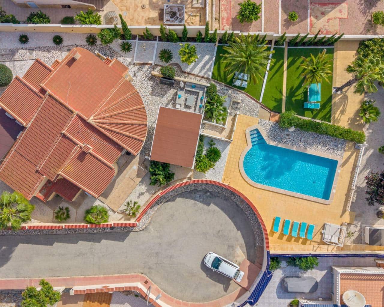 5 bedroom Villa for sale in Ciudad Quesada with pool garage - € 695,000 (Ref: 9537756)