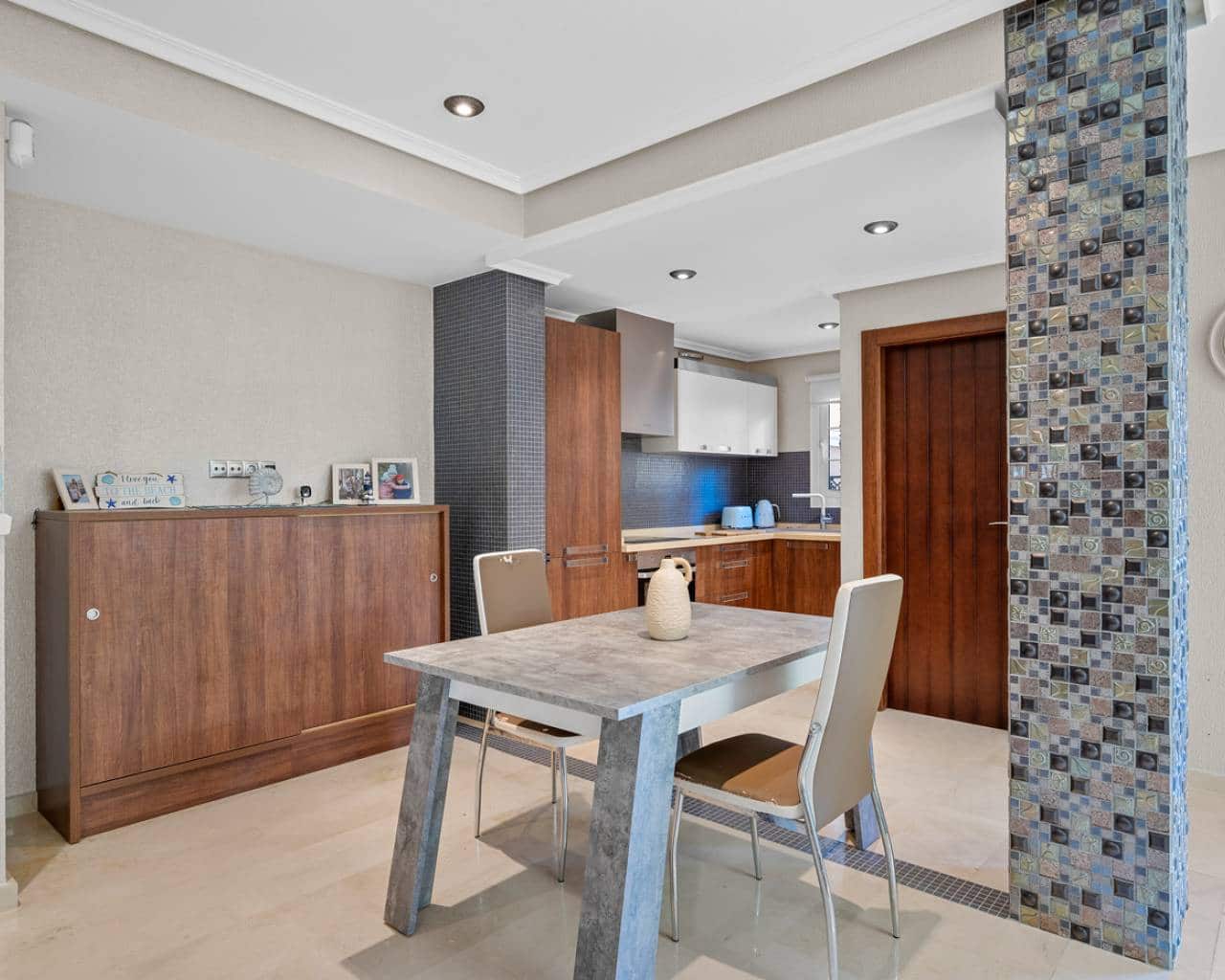 2 soveværelse Lejlighed til salg i Cabo Roig med swimmingpool garage - € 375.000 (Ref: 9537770)