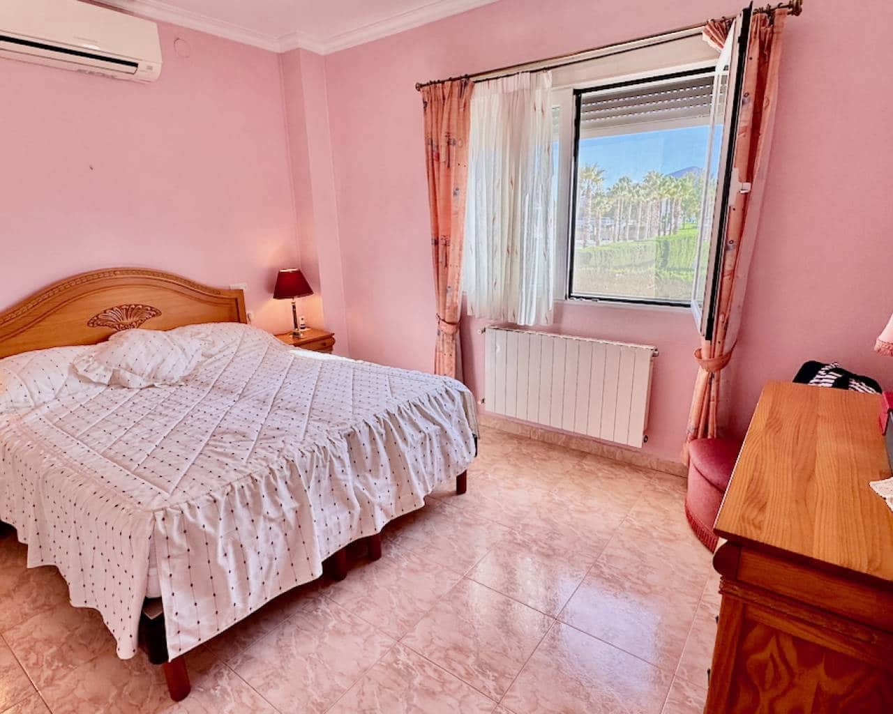 5 bedroom Villa for sale in Benferri with pool garage - € 350,000 (Ref: 9537779)