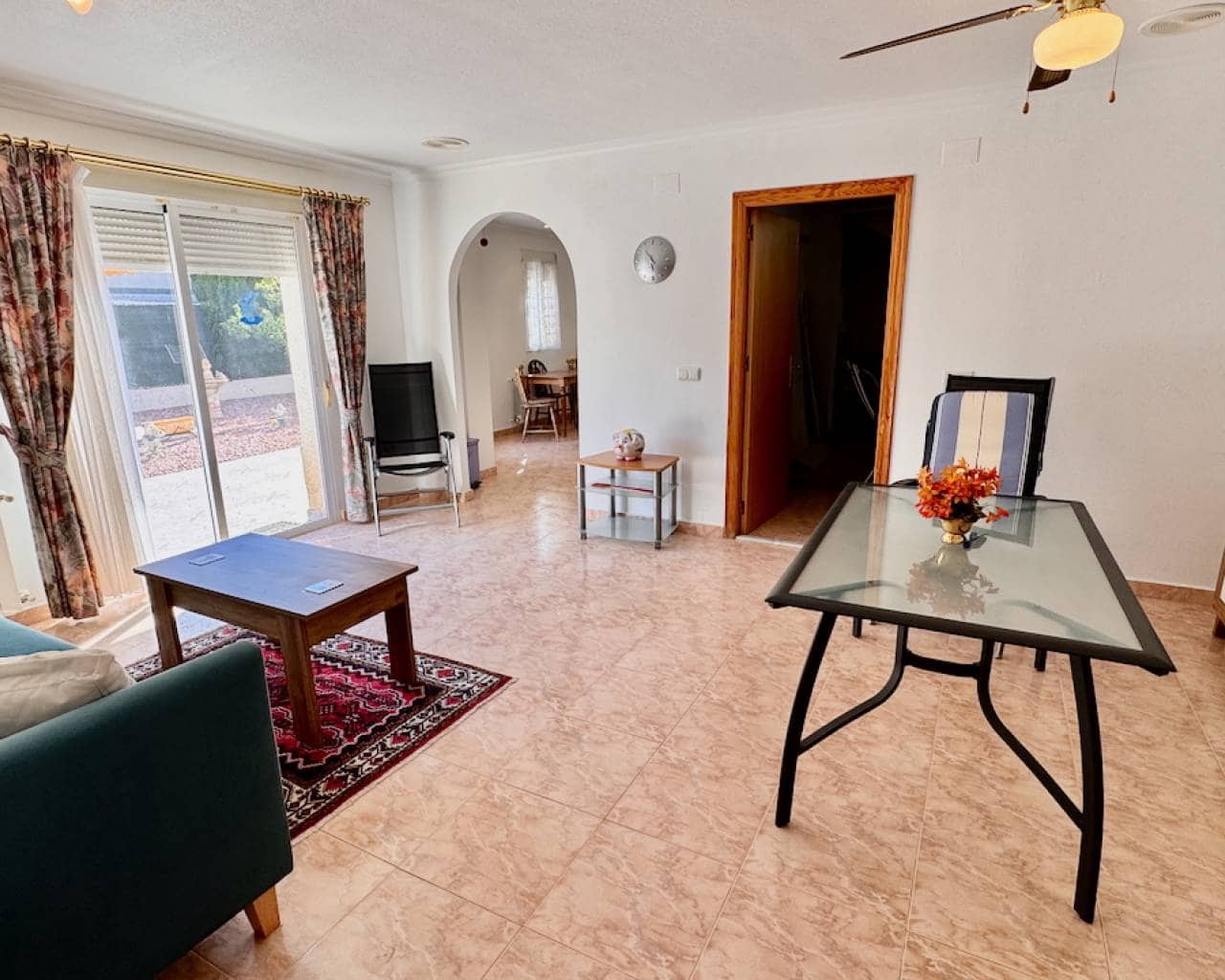 5 bedroom Villa for sale in Benferri with pool garage - € 350,000 (Ref: 9537779)