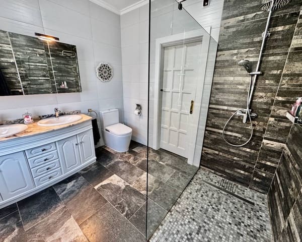 4 camera da letto Villa in vendita in Ciudad Quesada, Rojales con piscina garage - 650.000 € (Rif: 9537781)