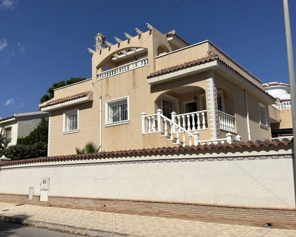 7 bedroom Villa for sale in Ciudad Quesada, Rojales with pool garage - € 650,000 (Ref: 9537786)