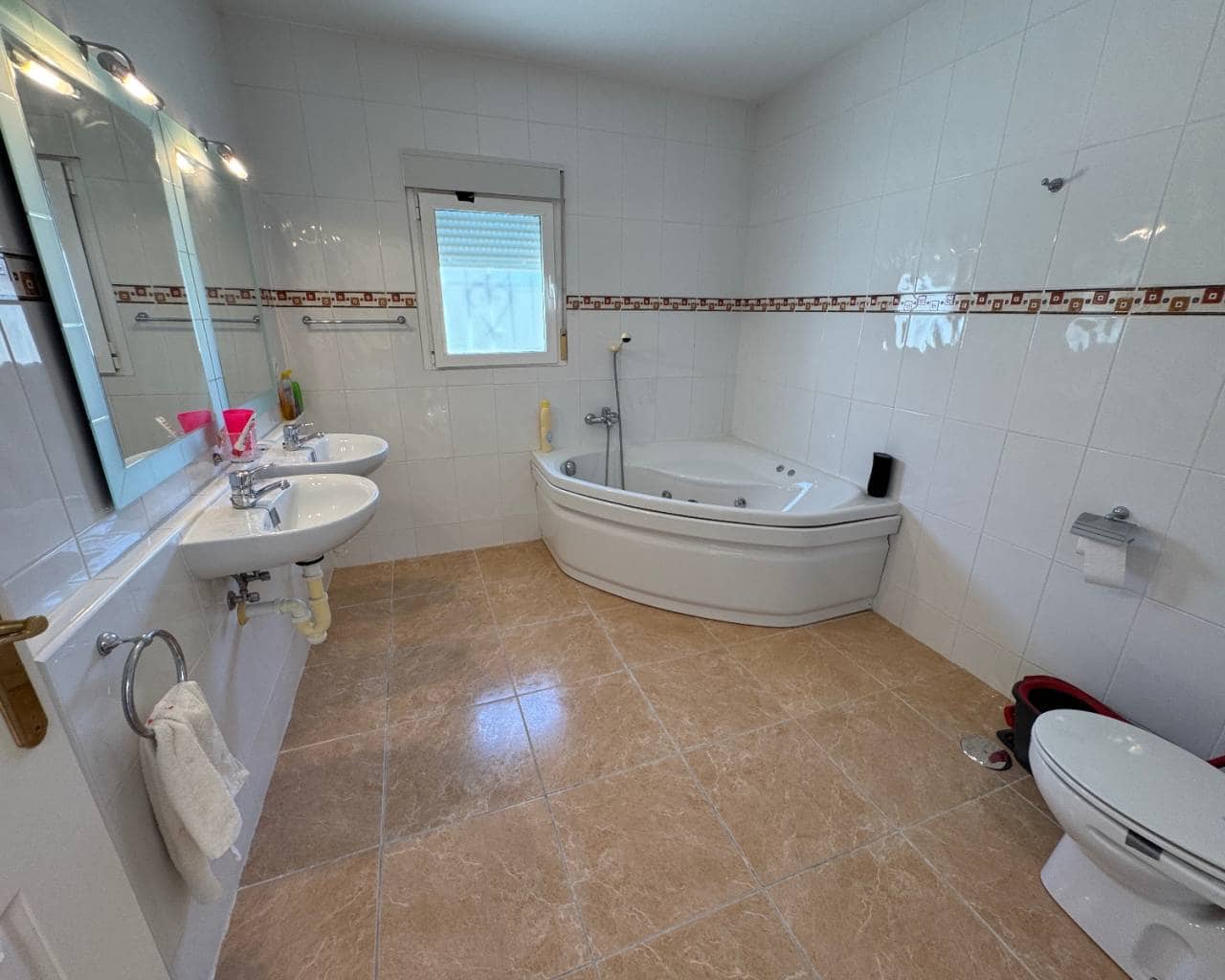 7 bedroom Villa for sale in Ciudad Quesada with pool garage - € 650,000 (Ref: 9537786)