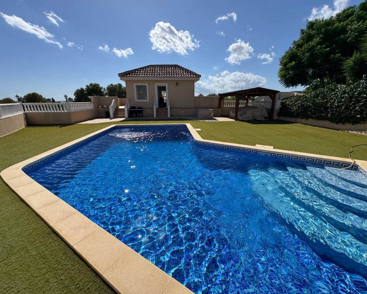 7 bedroom Villa for sale in Ciudad Quesada with pool garage - € 650,000 (Ref: 9537786)