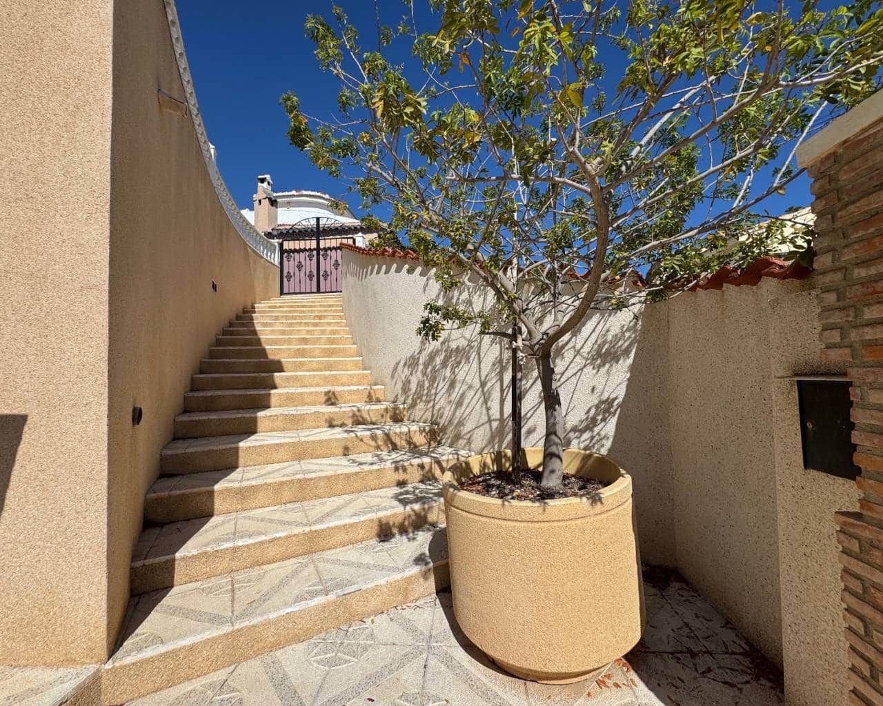 7 bedroom Villa for sale in Ciudad Quesada with pool garage - € 650,000 (Ref: 9537786)