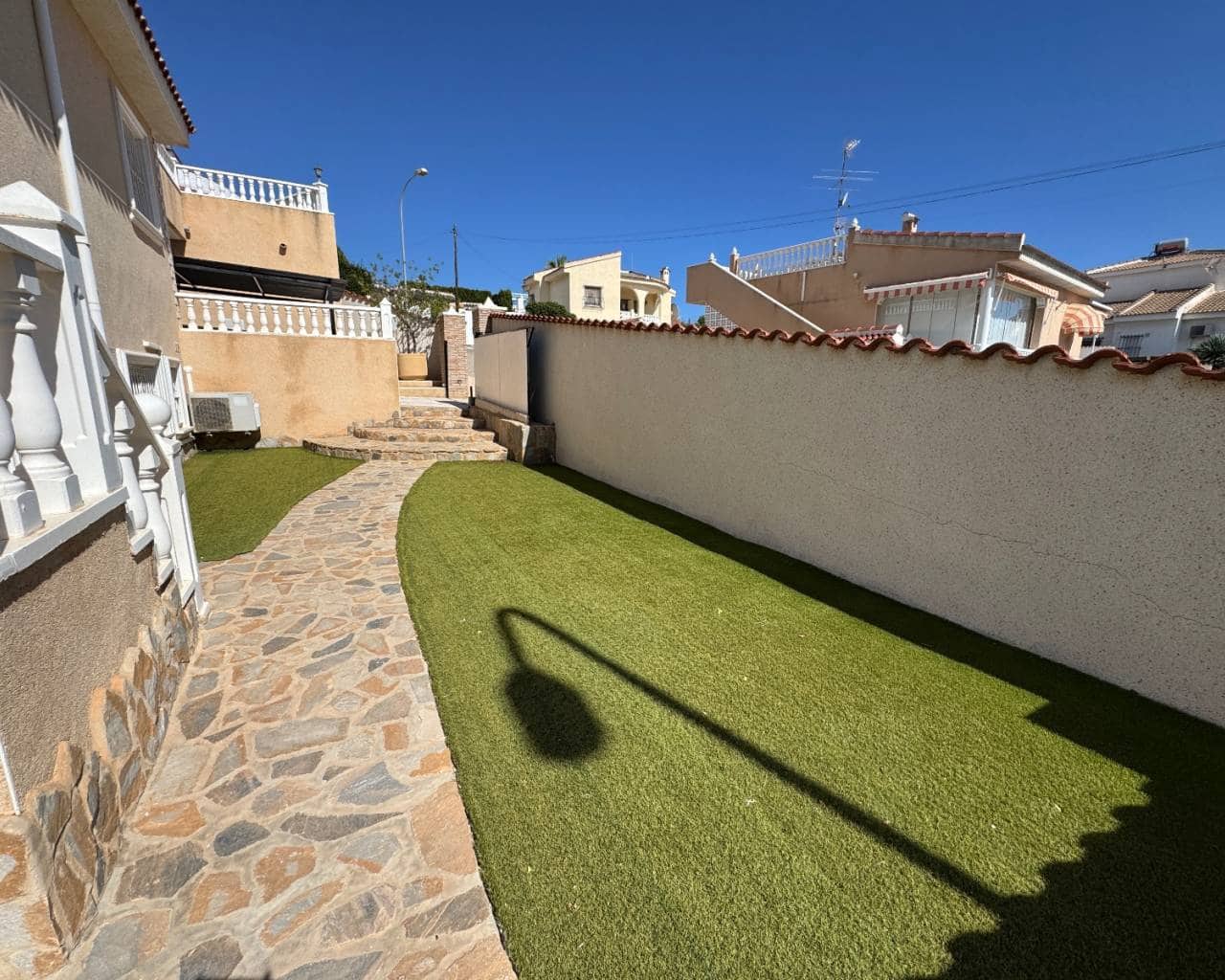 7 bedroom Villa for sale in Ciudad Quesada with pool garage - € 650,000 (Ref: 9537786)