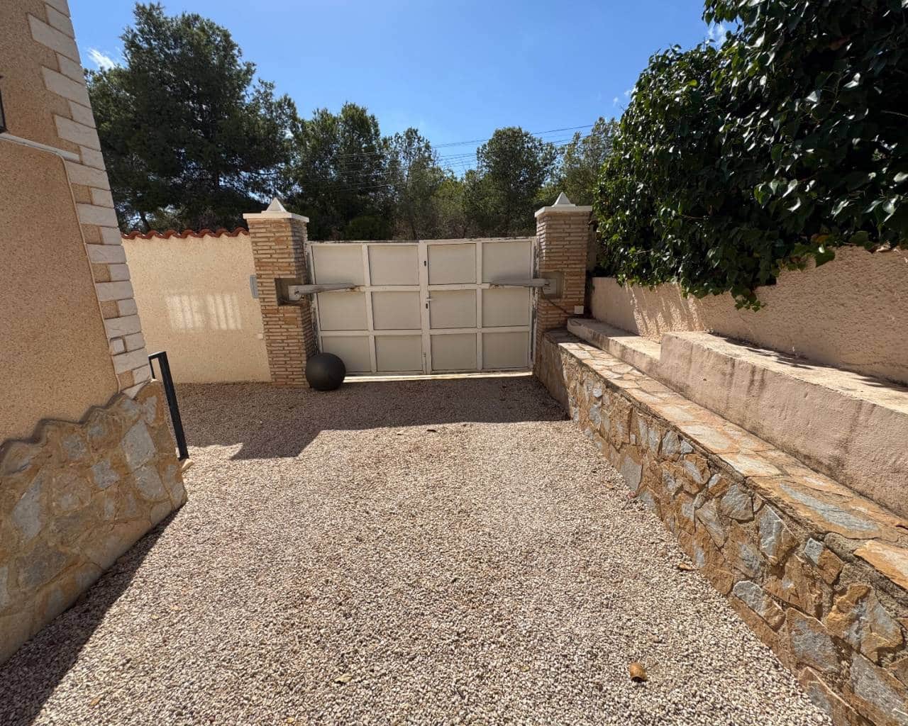 7 bedroom Villa for sale in Ciudad Quesada with pool garage - € 650,000 (Ref: 9537786)