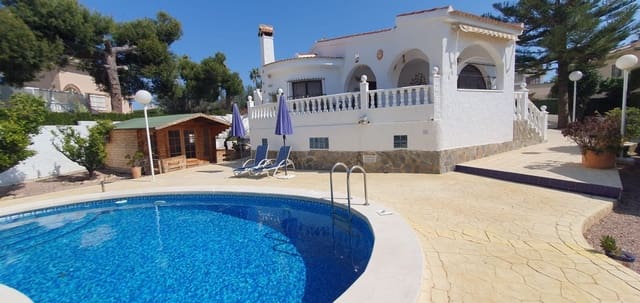 Chalet de 4 habitaciones en Ciudad Quesada, Rojales en venta con piscina garaje - 475.000 € (Ref: 9596869)