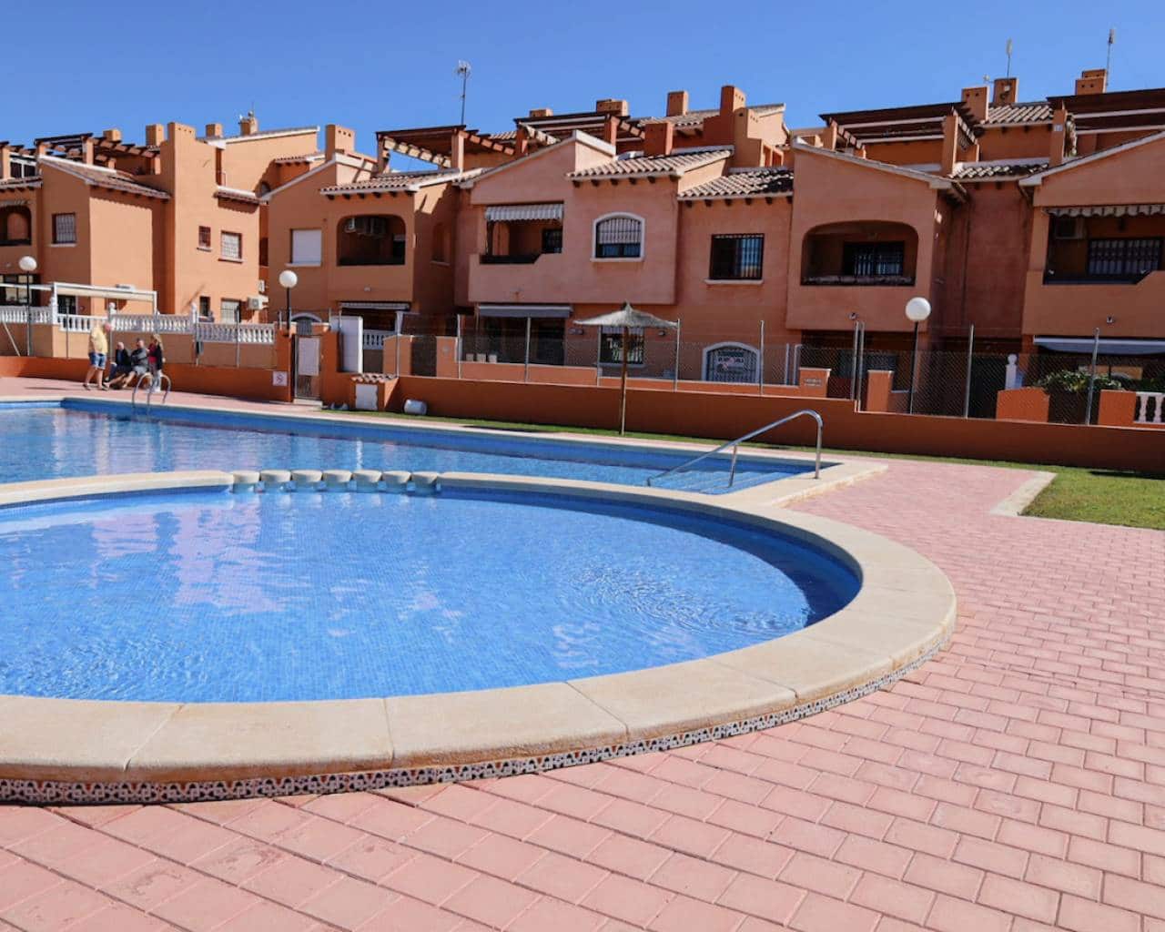 2 soverom Leilighet til salgs i Torrevieja med svømmebasseng garasje - € 195 000 (Ref: 9596872)