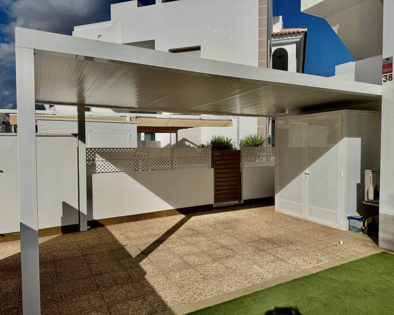 2 soverom Leilighet til salgs i Ciudad Quesada med svømmebasseng garasje - € 325 000 (Ref: 9611979)