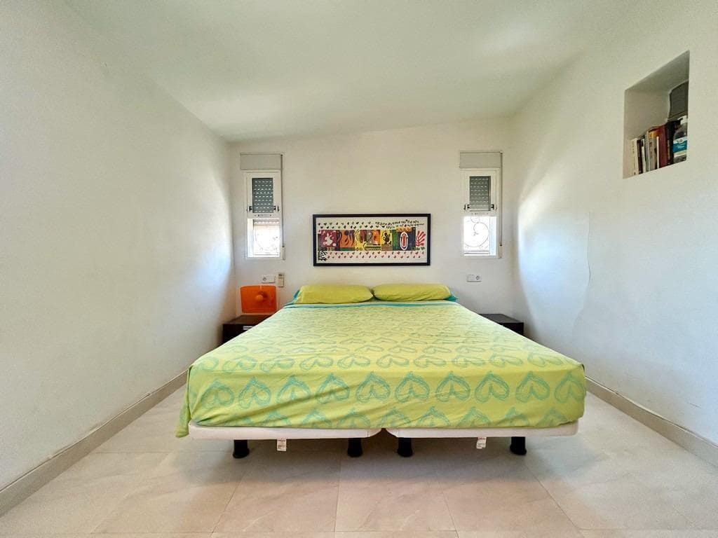 4 slaapkamer Villa te koop in Orihuela Costa met zwembad - € 585.000 (Ref: 9650318)