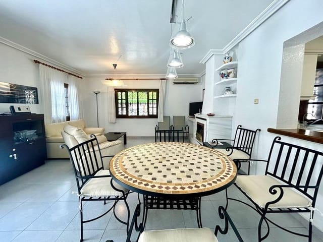 4 slaapkamer Villa te koop in La Zenia, Orihuela met zwembad - € 585.000 (Ref: 9650318)