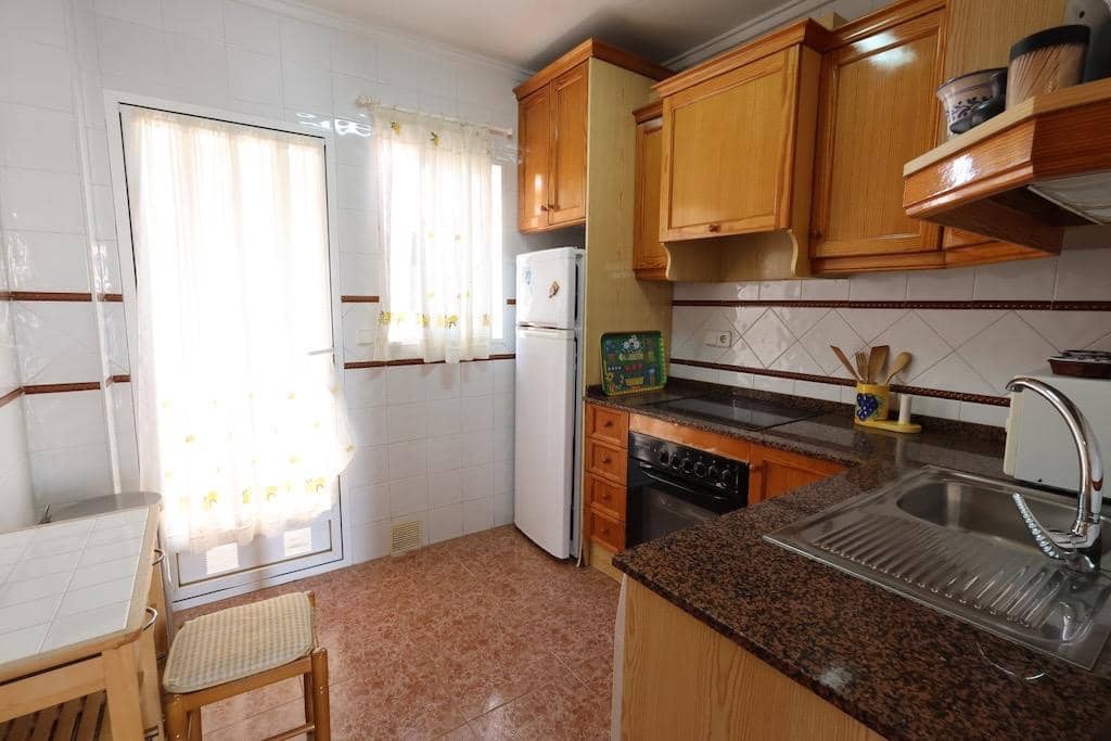 3 soveværelse Villa til salg i Torrevieja med swimmingpool - € 330.000 (Ref: 9779014)
