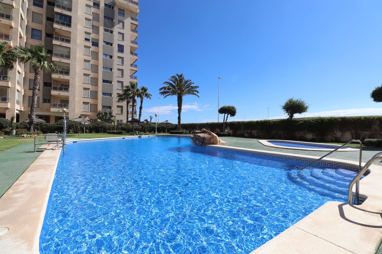 3 bedroom Apartment for sale in Guardamar del Segura with pool garage - € 337,500 (Ref: 9779033)