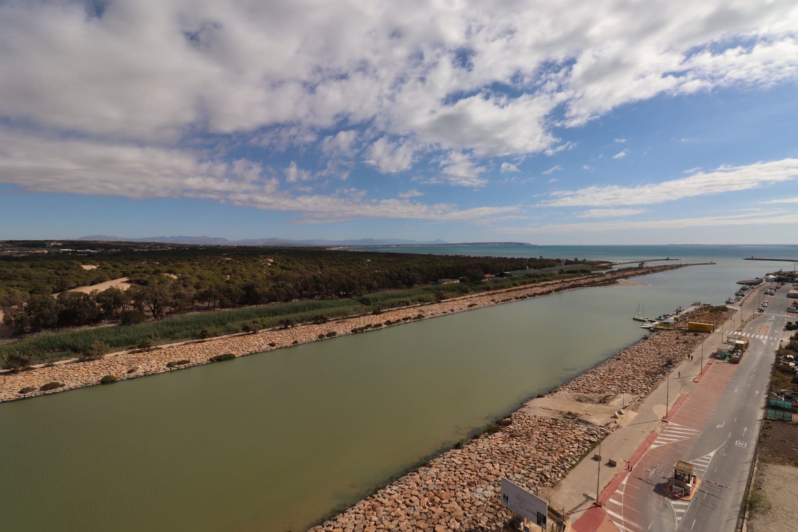 3 bedroom Apartment for sale in Guardamar del Segura with pool garage - € 337,500 (Ref: 9779033)