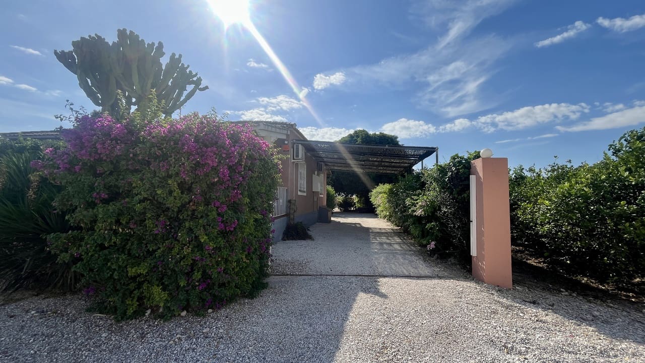 3 sovrum Villa till salu i Orihuela med pool - 375 000 € (Ref: 9779049)