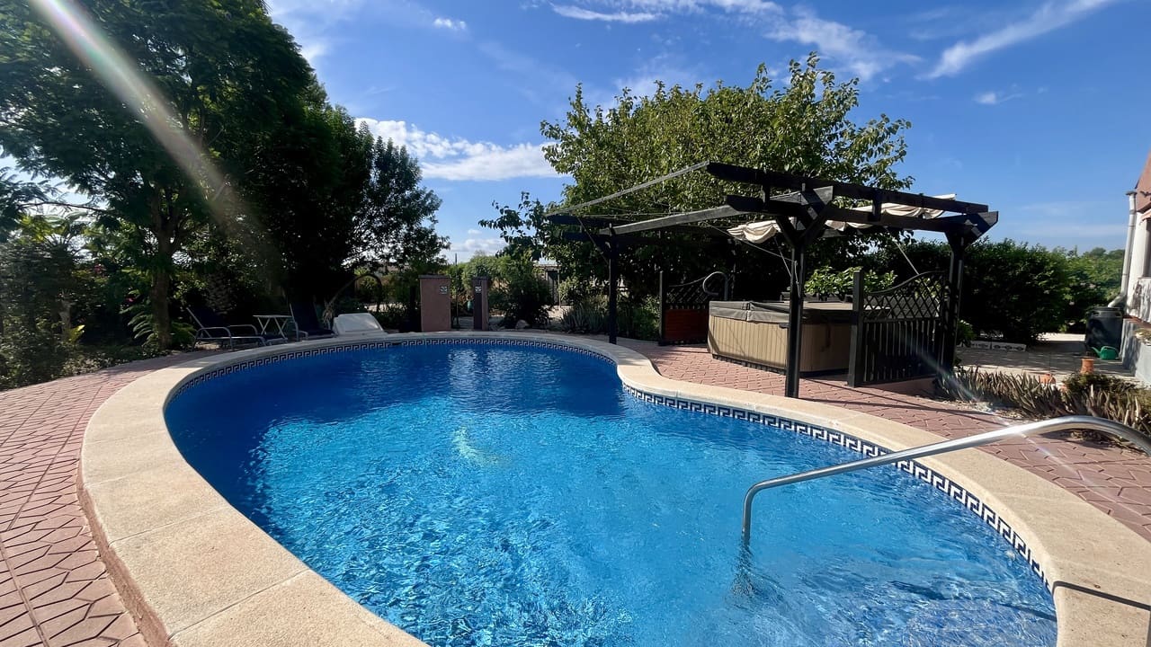 3 sovrum Villa till salu i Orihuela med pool - 375 000 € (Ref: 9779049)