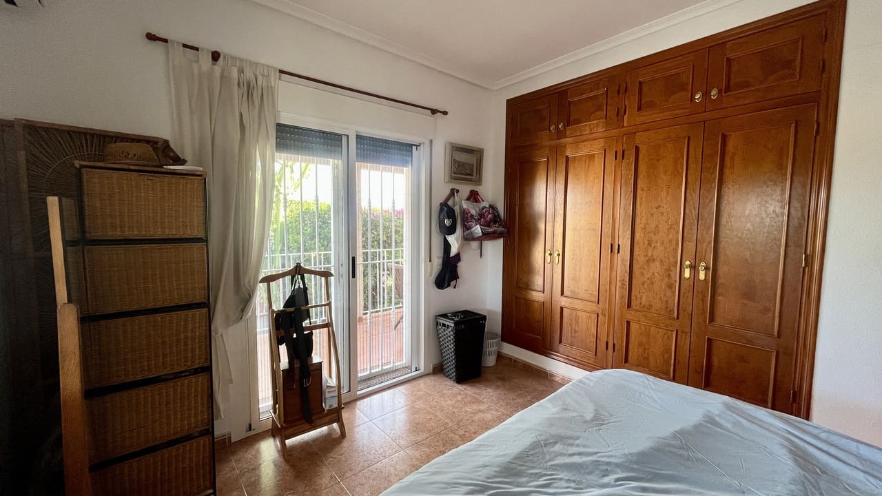 3 sovrum Villa till salu i Orihuela med pool - 375 000 € (Ref: 9779049)