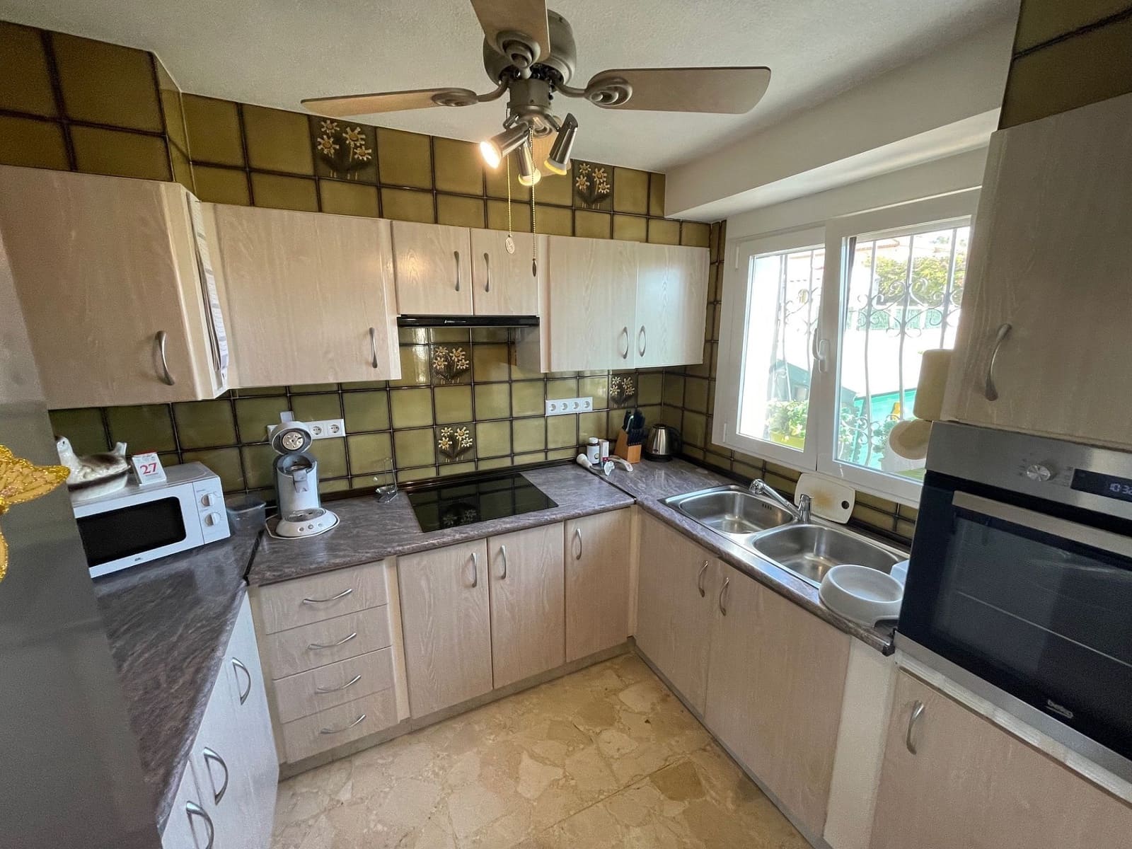 2 soveværelse Villa til salg i Alfaz del Pi / L'Alfas del Pi med swimmingpool garage - € 299.999 (Ref: 9779052)