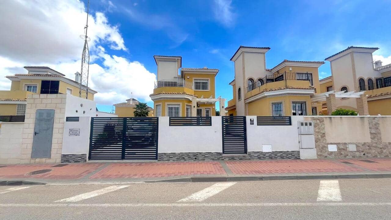 Chalet de 3 habitaciones en Algorfa en venta con piscina garaje - 320.000 € (Ref: 9779055)