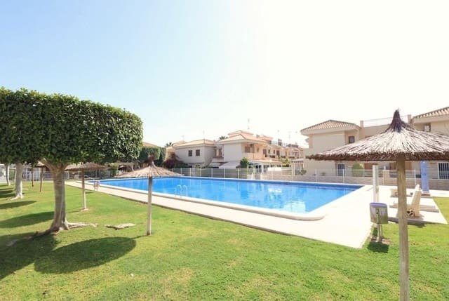 2 soveværelse Lejlighed til salg i Playa Flamenca, Orihuela med swimmingpool - € 179.000 (Ref: 9819175)