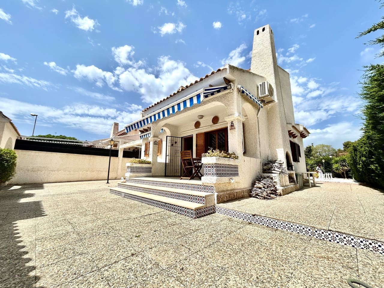 3 sovrum Villa till salu i La Zenia med pool garage - 630 000 € (Ref: 9819192)