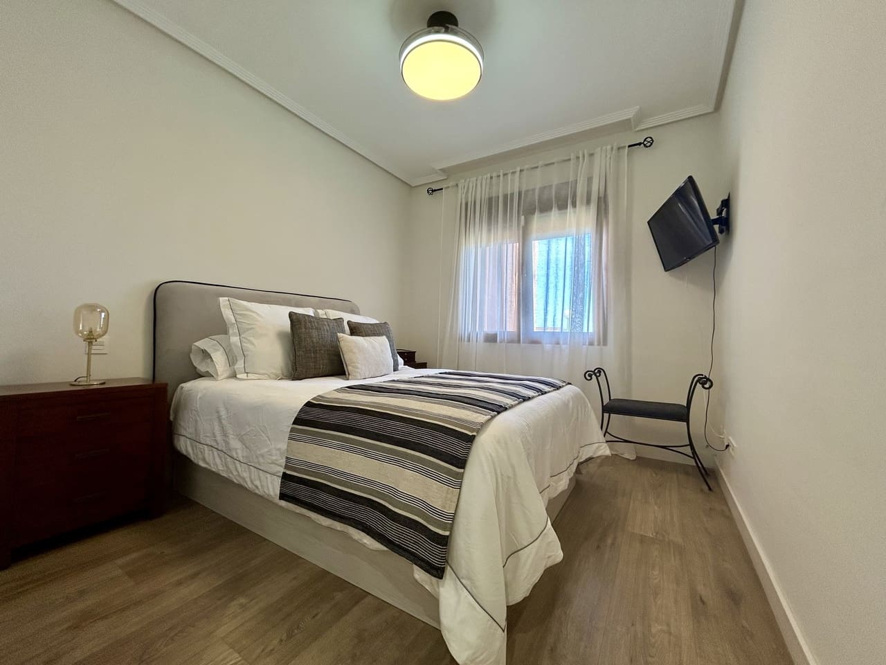3 sypialnia Apartament na sprzedaż w Los Alcazares z basenem garażem - 249 000 € (Ref: 9838550)