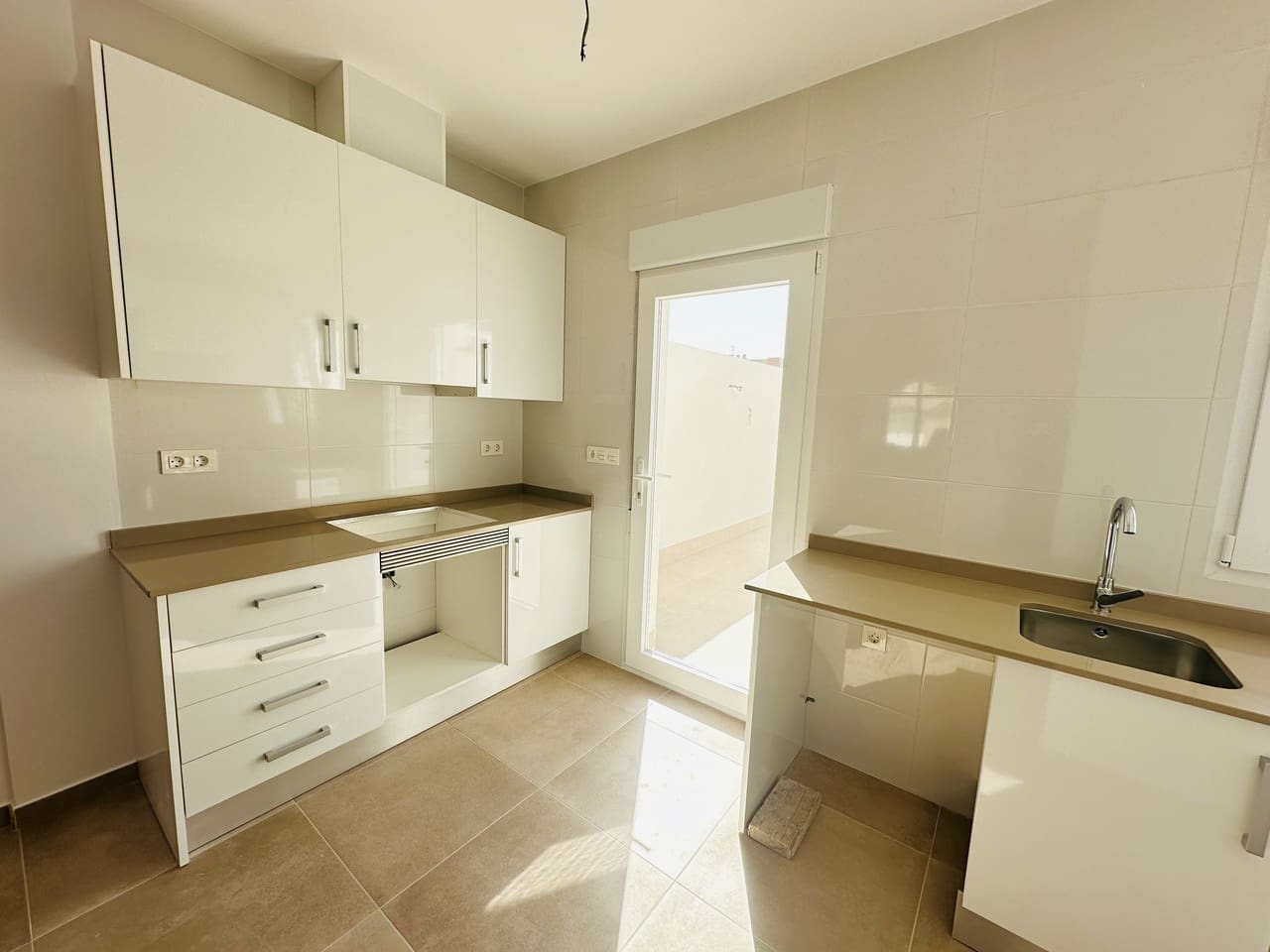 3 bedroom Villa for sale in Pilar de la Horadada with garage - € 265,000 (Ref: 9838552)