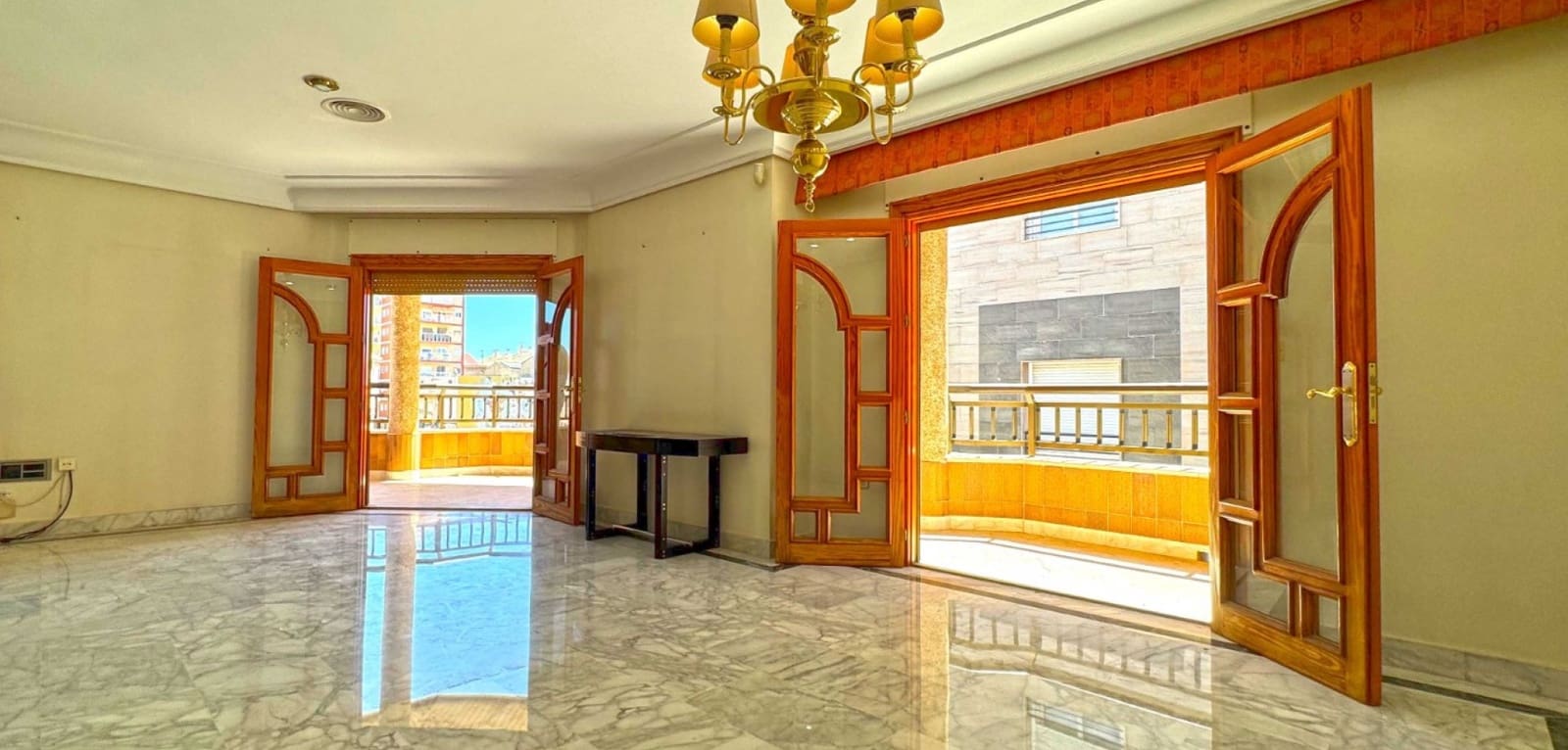6 bedroom Apartment for sale in San Pedro del Pinatar - € 415,000 (Ref: 9838553)