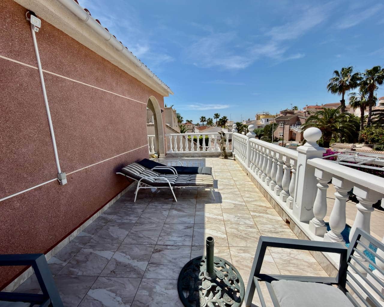 5 Zimmer Villa zu verkaufen in Ciudad Quesada mit Pool Garage - 599.995 € (Ref: 9850480)