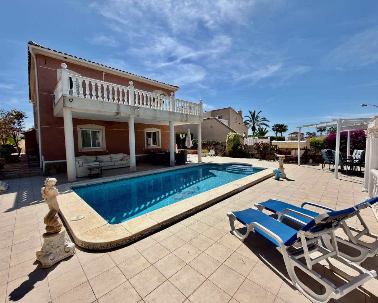 5 Zimmer Villa zu verkaufen in Ciudad Quesada mit Pool Garage - 599.995 € (Ref: 9850480)