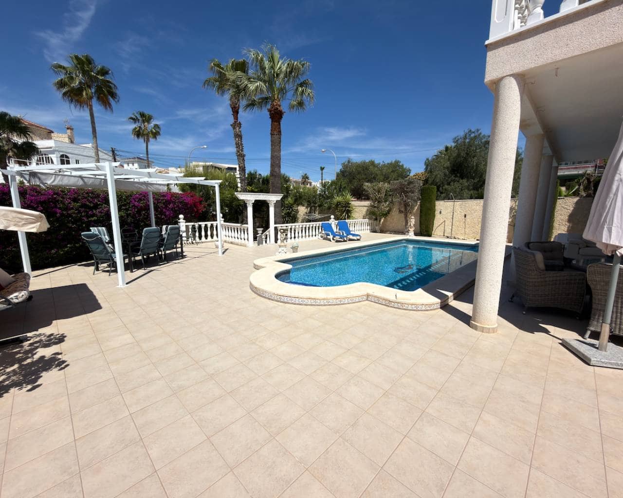 5 Zimmer Villa zu verkaufen in Ciudad Quesada mit Pool Garage - 599.995 € (Ref: 9850480)