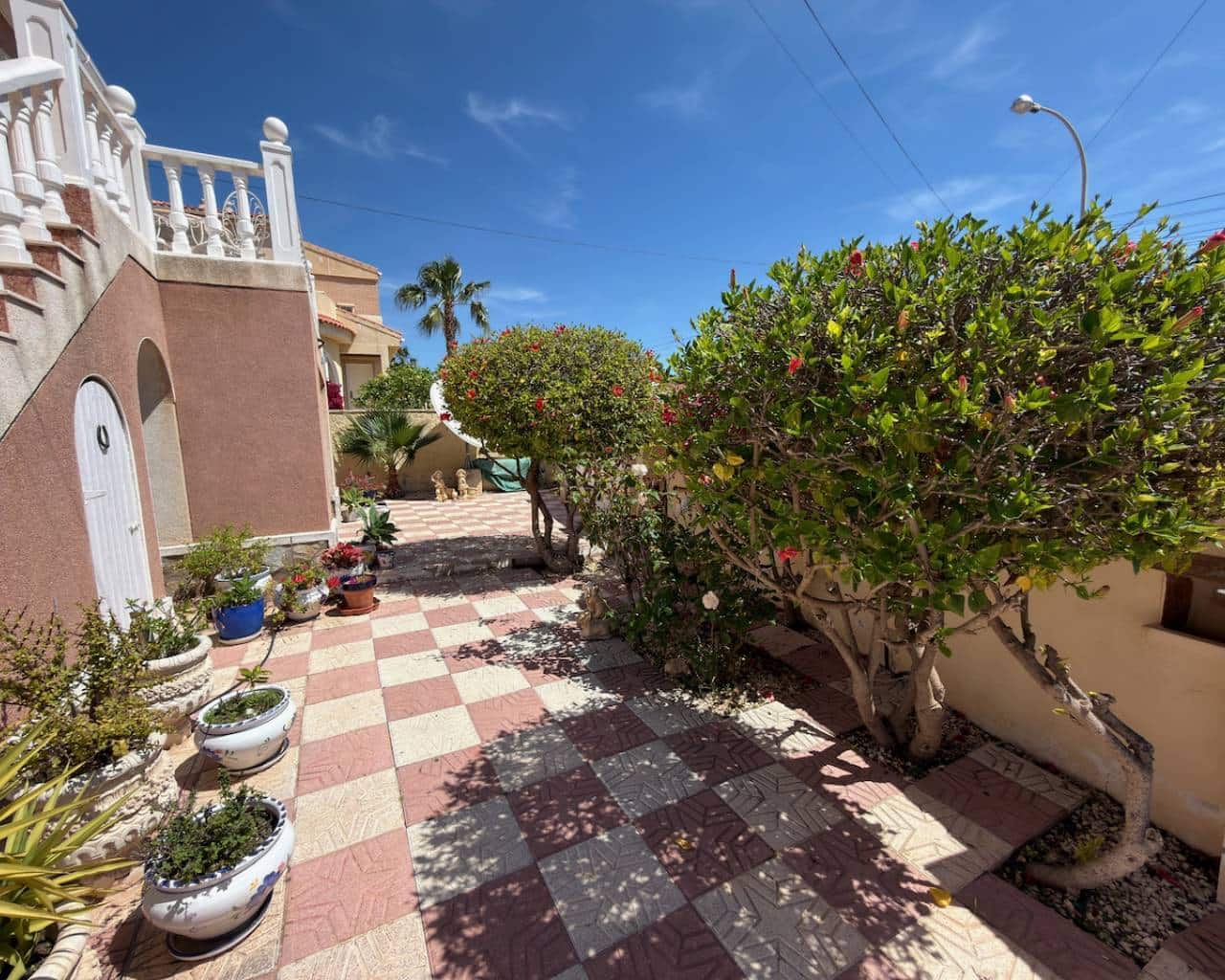 5 Zimmer Villa zu verkaufen in Ciudad Quesada mit Pool Garage - 599.995 € (Ref: 9850480)