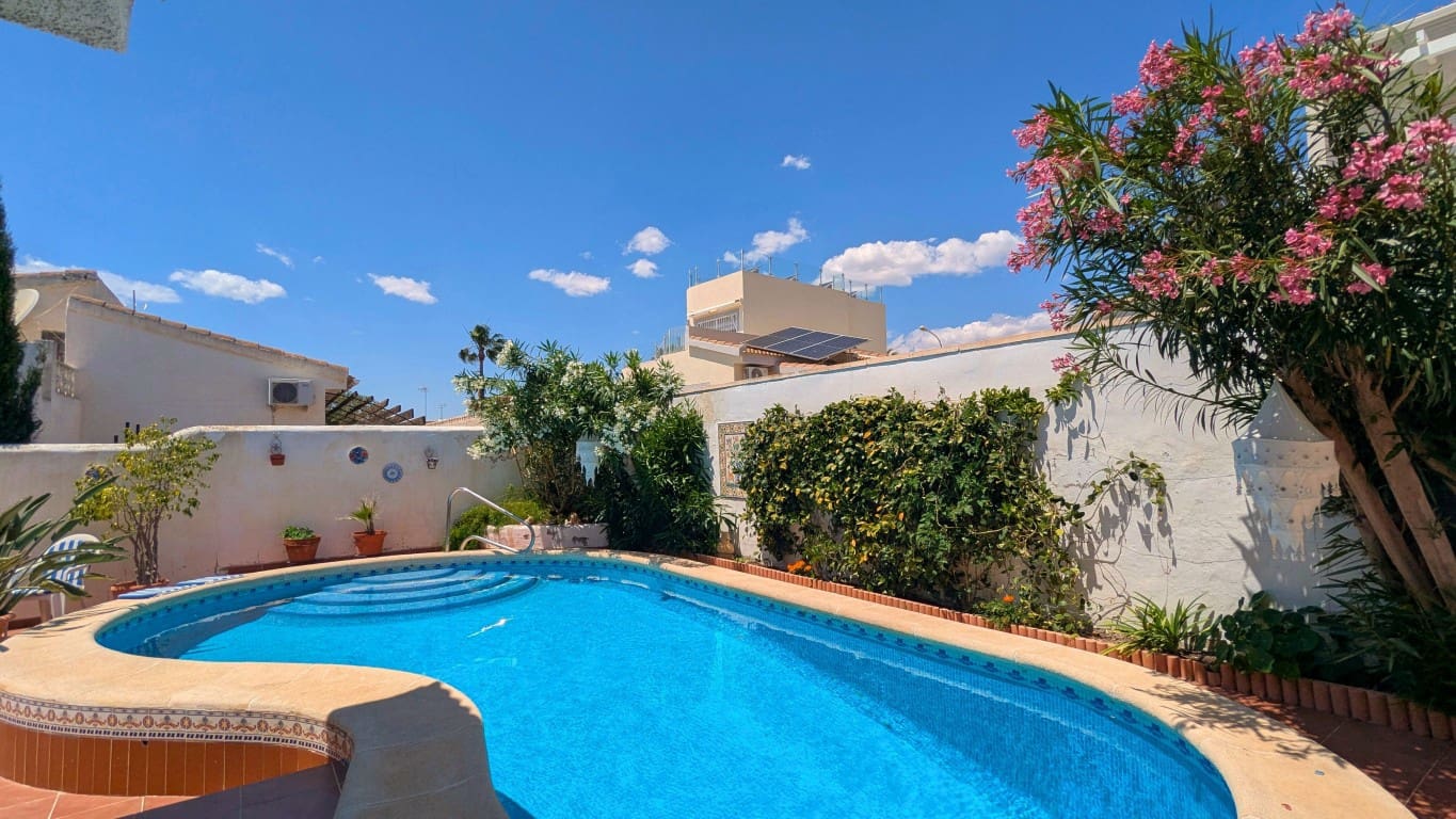 4 chambre Villa/Maison à vendre à Ciudad Quesada avec piscine - 385 000 € (Ref: 9889273)
