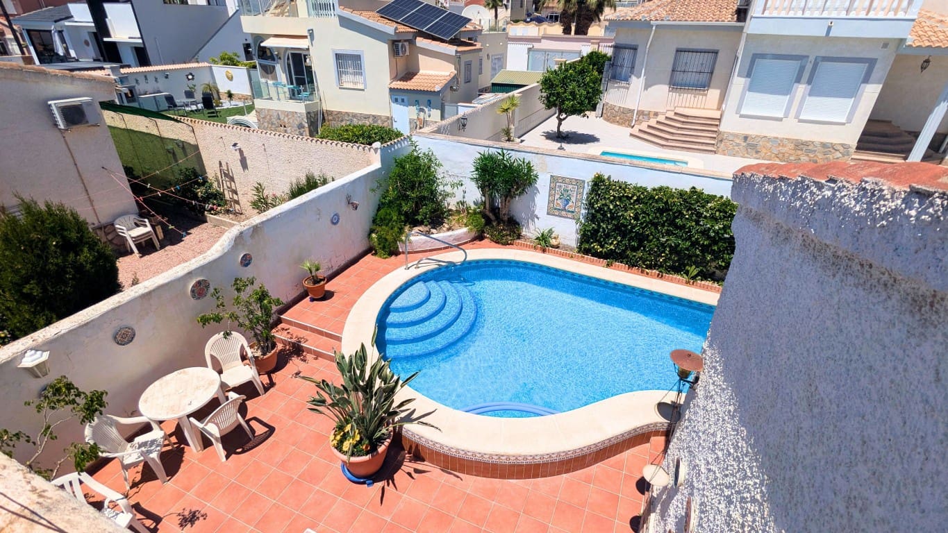 4 chambre Villa/Maison à vendre à Ciudad Quesada avec piscine - 385 000 € (Ref: 9889273)