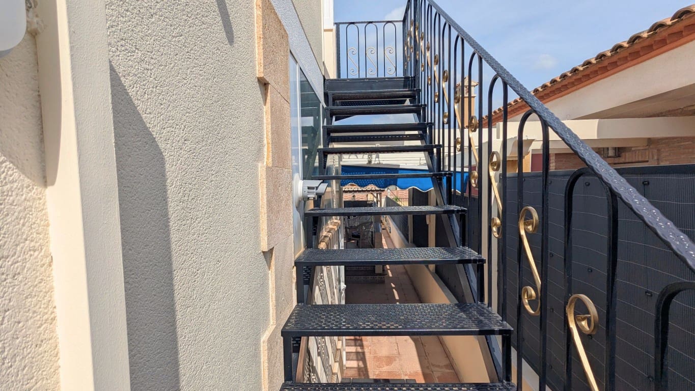 3 Zimmer Villa zu verkaufen in Bigastro mit Pool - 275.000 € (Ref: 9898385)