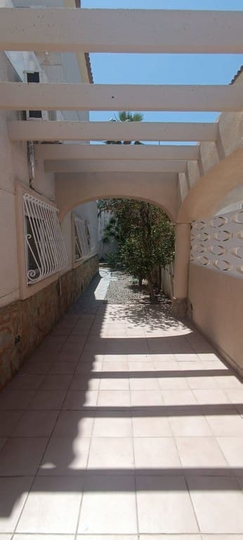 3 chambre Villa/Maison à vendre à El Campello avec piscine garage - 649 900 € (Ref: 9908924)