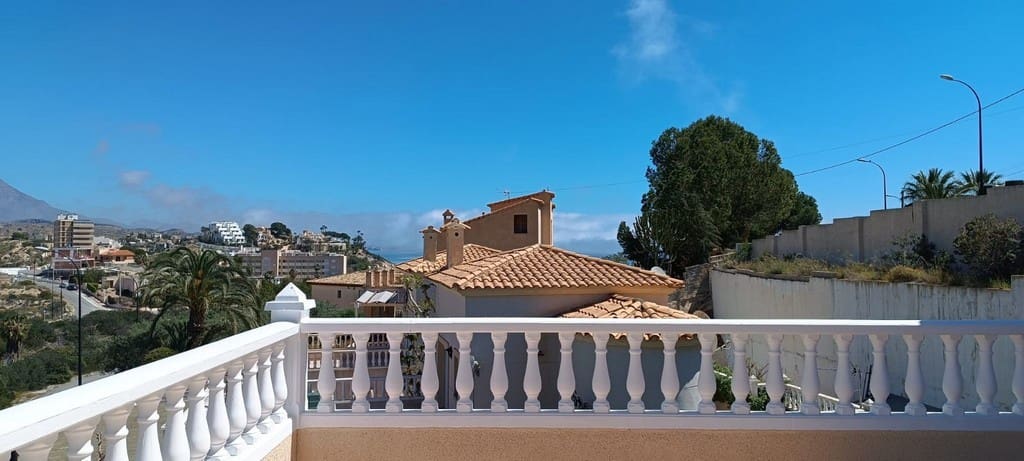 3 chambre Villa/Maison à vendre à El Campello avec piscine garage - 649 900 € (Ref: 9908924)